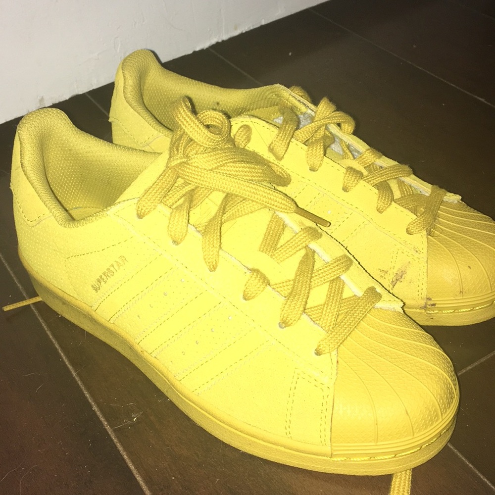 Adidas superstars, yellow/green